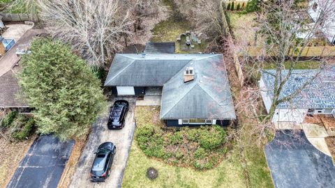 Tiny photo for 270 E Saint Charles Road, Elmhurst, IL 60126 (MLS # 12616088)