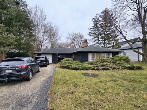 Tiny photo for 270 E Saint Charles Road, Elmhurst, IL 60126 (MLS # 12616088)