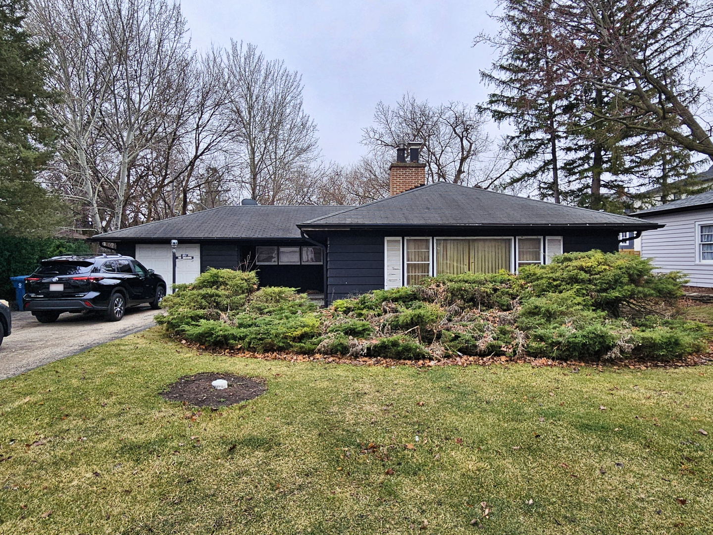 270 E Saint Charles Road