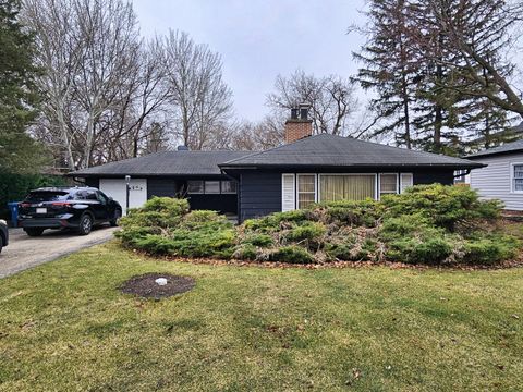 Tiny photo for 270 E Saint Charles Road, Elmhurst, IL 60126 (MLS # 12616088)