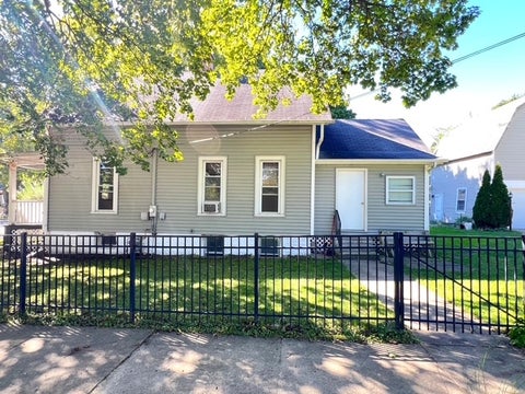 Tiny photo for 952 Larkin Avenue, Elgin, IL 60123 (MLS # 12754700)