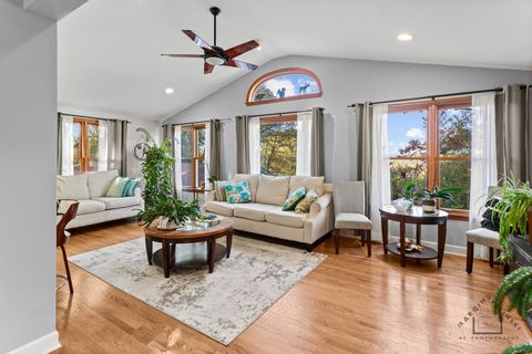 Tiny photo for 400 Crestview Road, Fox River Grove, IL 60021 (MLS # 12504209)