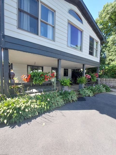 Tiny photo for 400 Crestview Road, Fox River Grove, IL 60021 (MLS # 12504209)