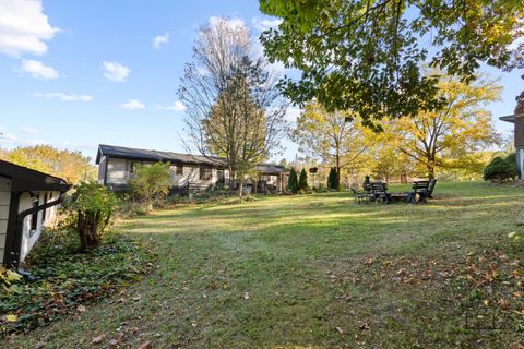 Tiny photo for 400 Crestview Road, Fox River Grove, IL 60021 (MLS # 12504209)