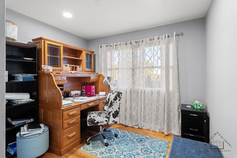 Tiny photo for 400 Crestview Road, Fox River Grove, IL 60021 (MLS # 12504209)