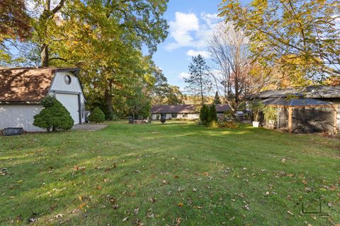 Tiny photo for 400 Crestview Road, Fox River Grove, IL 60021 (MLS # 12504209)