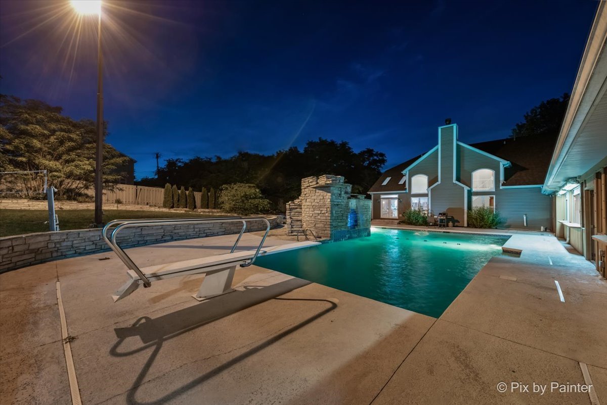235 E Grand Avenue