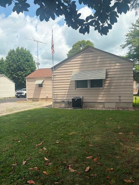 Tiny photo for 308 Bailey Lane, Benton, IL 62812 (MLS # 12688575)