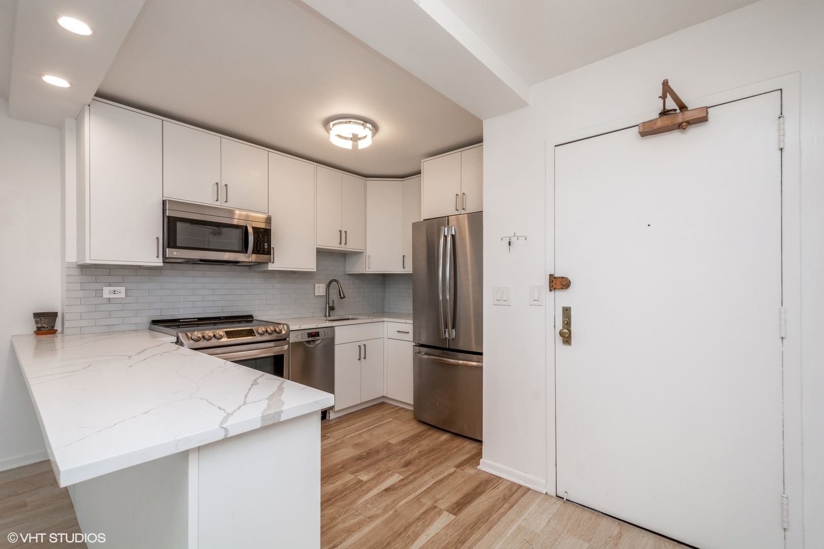 1850 N Clark Street 610