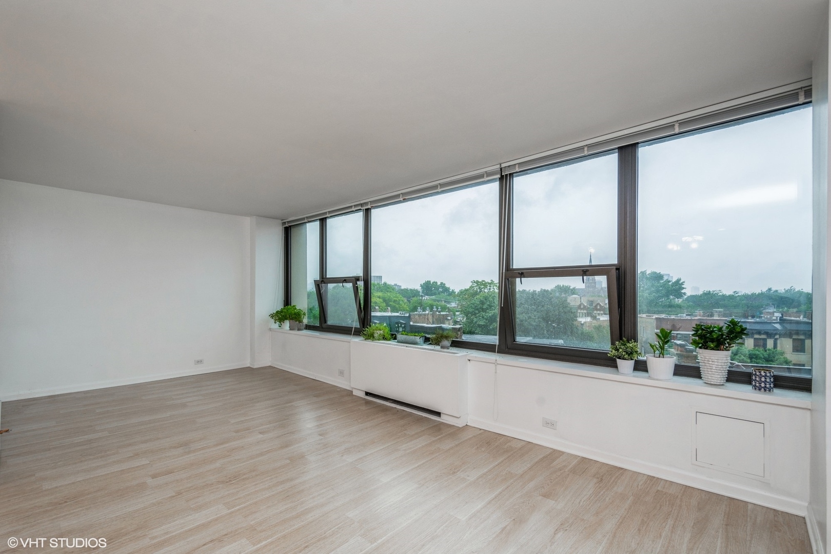 1850 N Clark Street 610