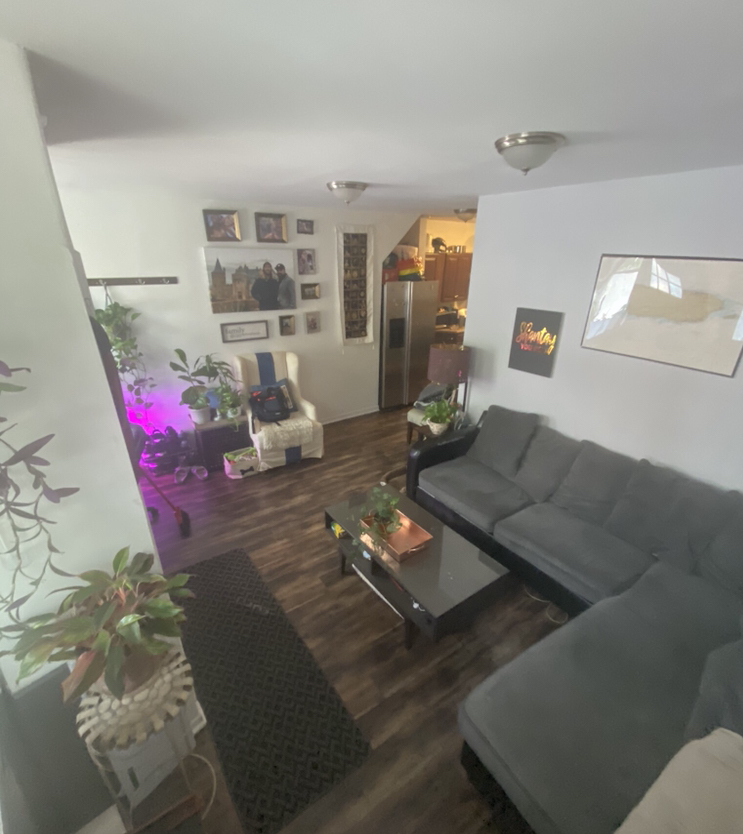 1014 W 19th Street 1F