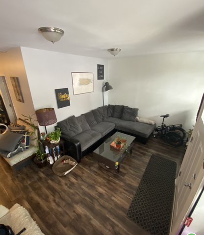 1014 W 19th Street 1F