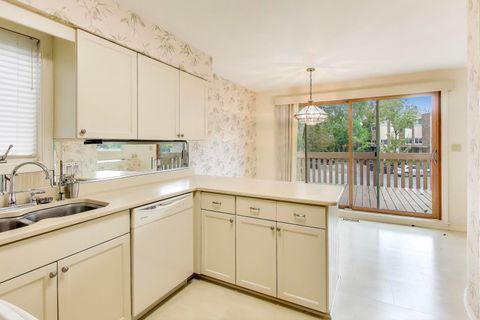 Tiny photo for 440 Skokie Boulevard, Wilmette, IL 60091 (MLS # 12483009)