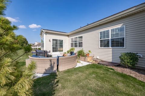 Tiny photo for 136 Valencia Parkway, Gilberts, IL 60136 (MLS # 12487995)