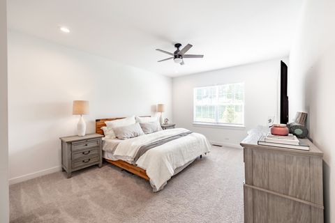 Tiny photo for 136 Valencia Parkway, Gilberts, IL 60136 (MLS # 12487995)