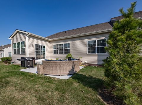 Tiny photo for 136 Valencia Parkway, Gilberts, IL 60136 (MLS # 12487995)