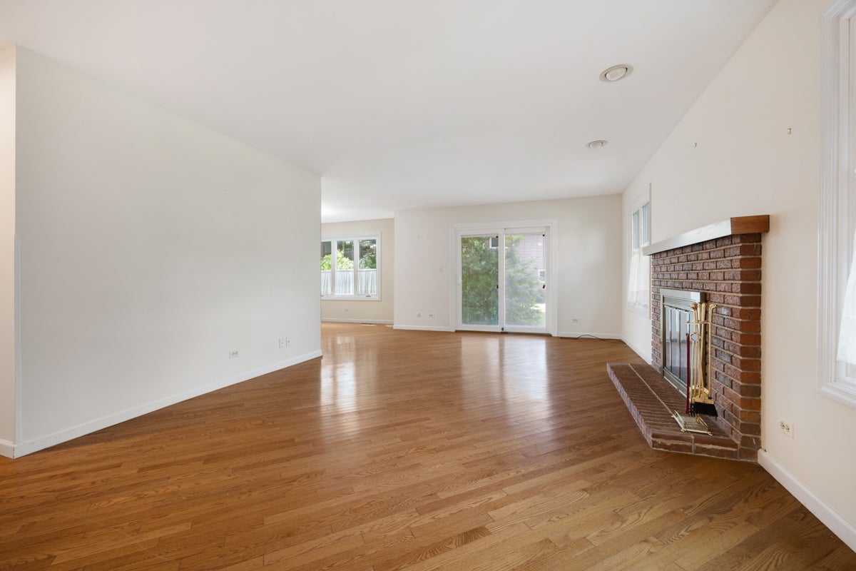1153 S Linneman Road 1153