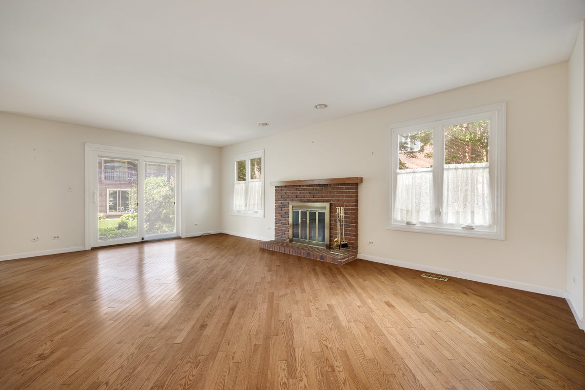 1153 S Linneman Road 1153