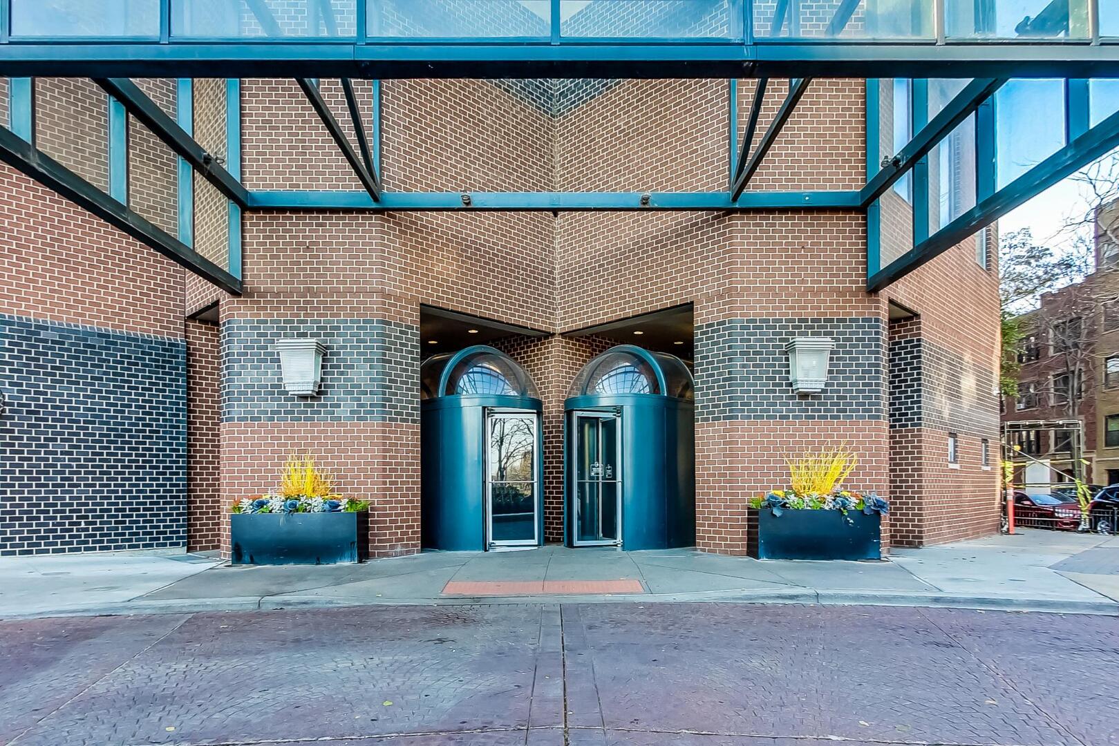3660 N Lake Shore Drive 3304