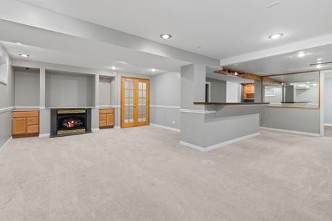 Tiny photo for 951 Dearborn Circle, Carol Stream, IL 60188 (MLS # 12460101)