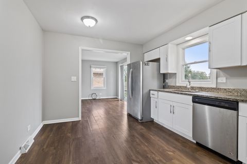 Tiny photo for 951 Dearborn Circle, Carol Stream, IL 60188 (MLS # 12460101)