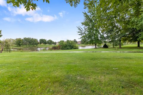 Tiny photo for 951 Dearborn Circle, Carol Stream, IL 60188 (MLS # 12460101)