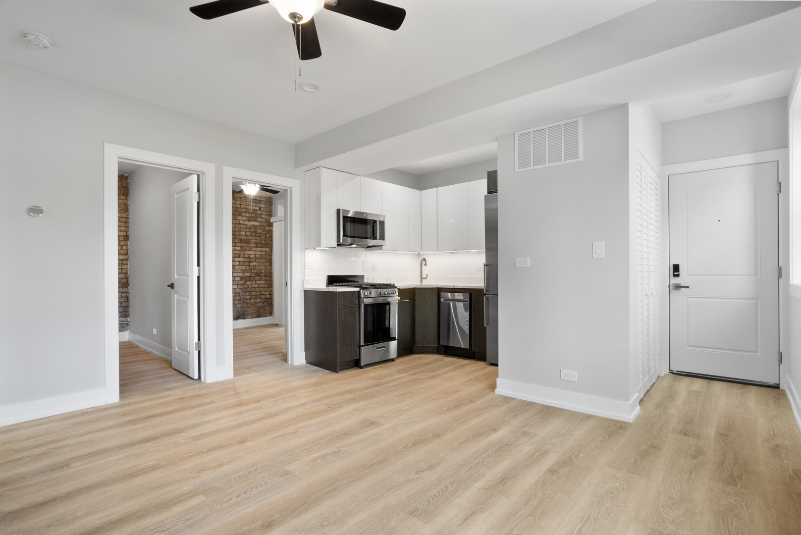 1552 W Juneway Terrace 2F