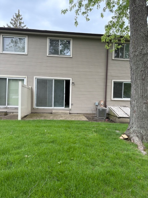 842 GREENBRIAR Lane