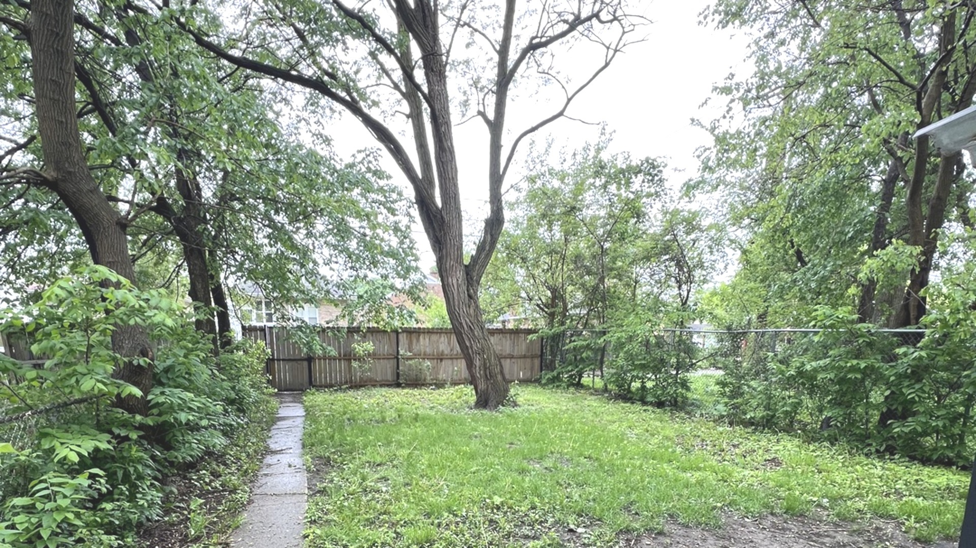 325 W 107th Street