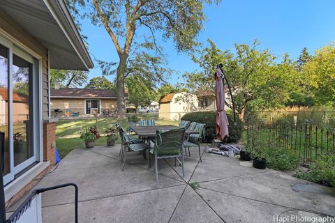 A home in Elk Grove Village