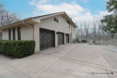 Tiny photo for 1191 Hunters Lane, Libertyville, IL 60048 (MLS # 12598201)