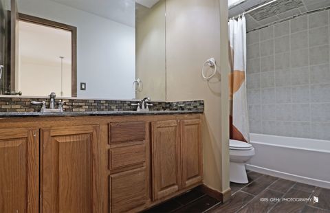 Tiny photo for 1191 Hunters Lane, Libertyville, IL 60048 (MLS # 12598201)