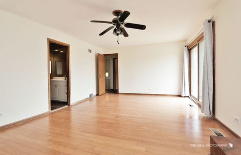 Tiny photo for 1191 Hunters Lane, Libertyville, IL 60048 (MLS # 12598201)