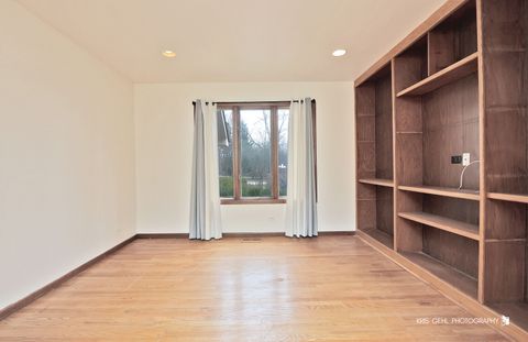 Tiny photo for 1191 Hunters Lane, Libertyville, IL 60048 (MLS # 12598201)