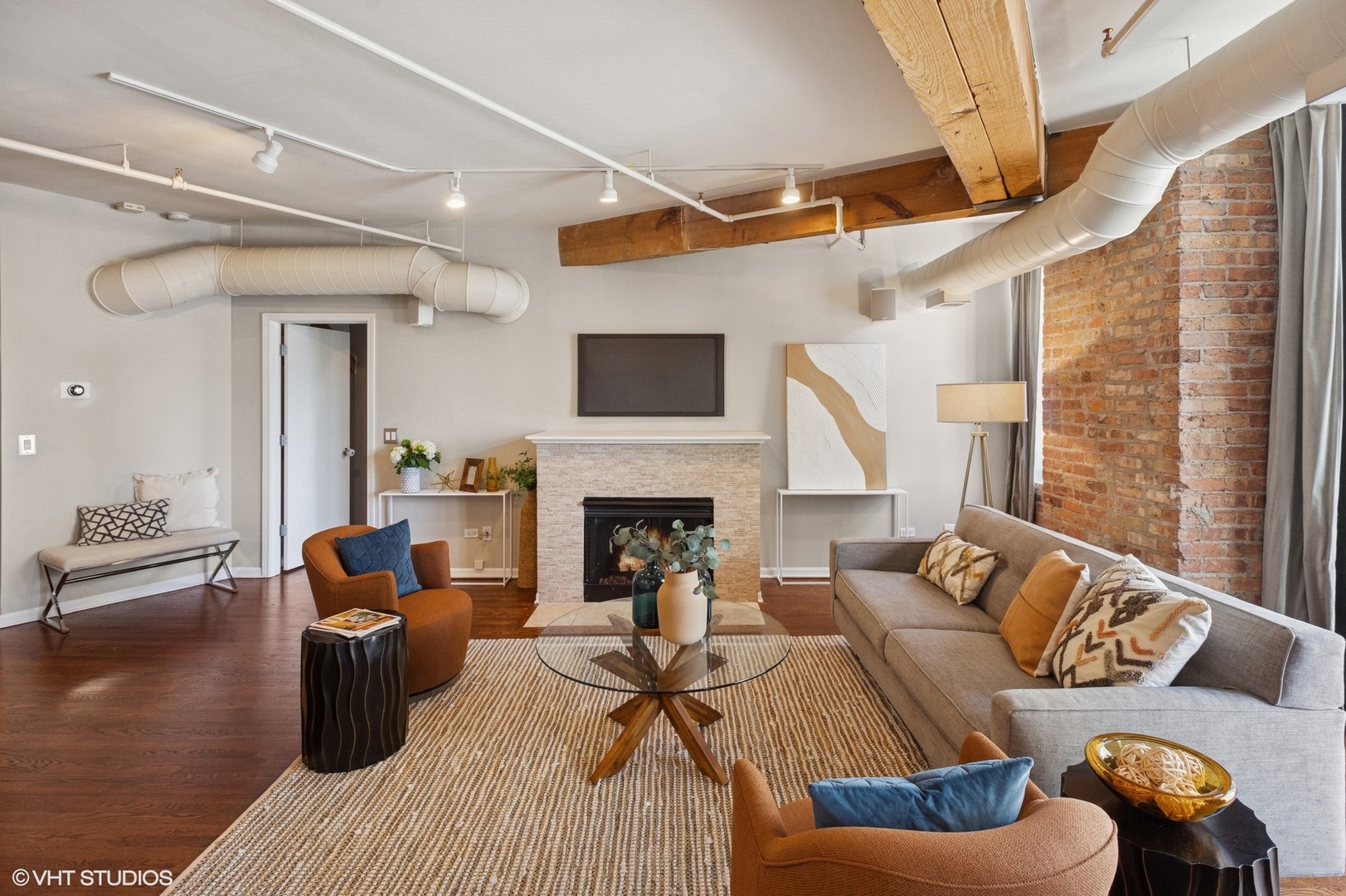520 W HURON Street 220