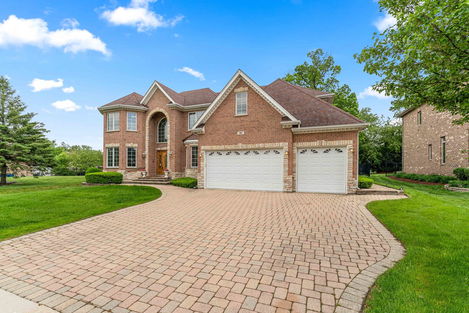 281 N Forest Drive