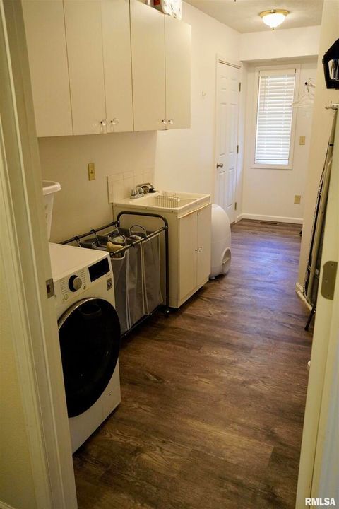 Tiny photo for 15316 Lake Point Dr Drive, Benton, IL 62812 (MLS # EB459715)