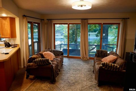 Tiny photo for 15316 Lake Point Dr Drive, Benton, IL 62812 (MLS # EB459715)