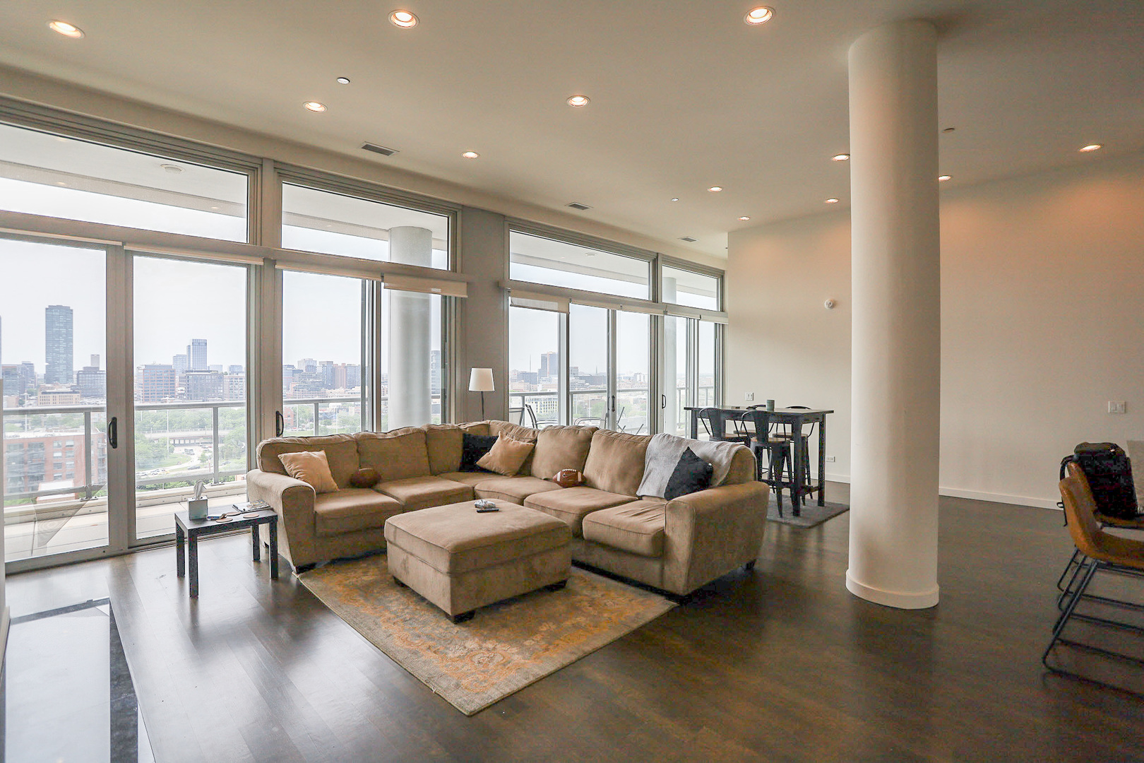 910 W Huron Street 1407