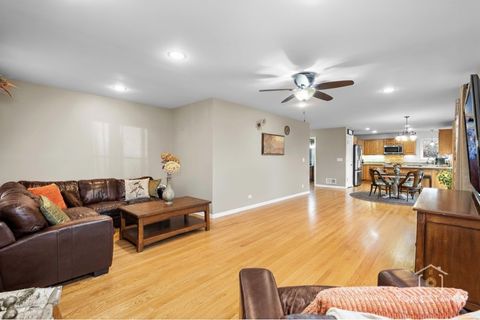 Tiny photo for 2303 Fox Bluff Lane, Spring Grove, IL 60081 (MLS # 12526999)