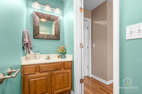 Tiny photo for 2303 Fox Bluff Lane, Spring Grove, IL 60081 (MLS # 12526999)