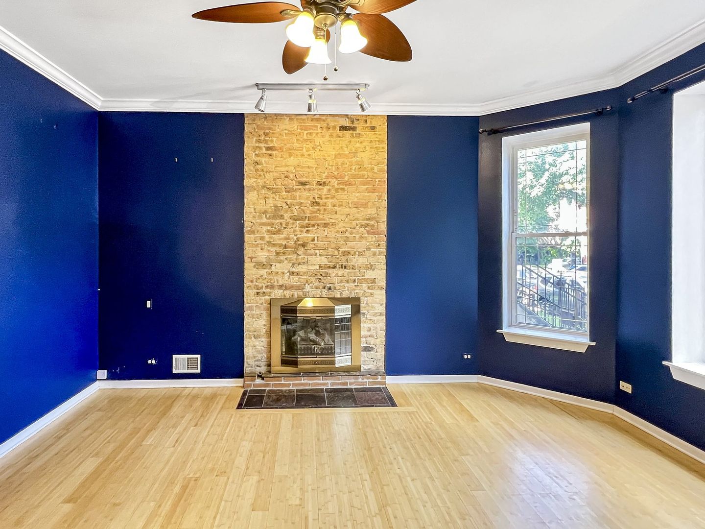 2649 W Evergreen Avenue 1