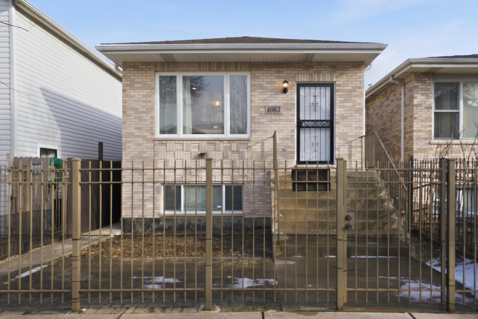 4063 S rockwell Street