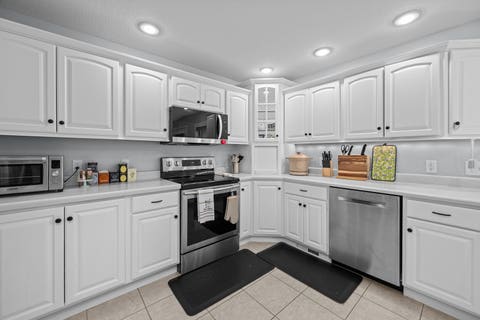 Tiny photo for 1198 Bridgeview Place, Leclaire, IA 52753 (MLS # 12668514)
