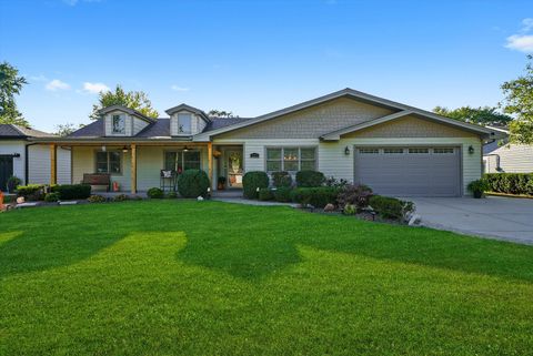Photo of 130 Evergreen Drive, Frankfort, IL 60423 (MLS # 12472714)