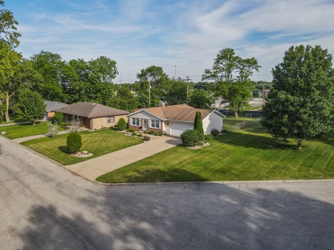 Tiny photo for 740 Burns Court, Bourbonnais, IL 60914 (MLS # 12666076)