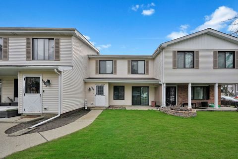 Photo of 1007 CLEVELAND Court, Vernon Hills, IL 60061 (MLS # 12611204)