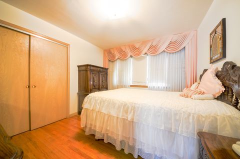 Tiny photo for 4748 N Newland Avenue, Harwood Heights, IL 60706 (MLS # 12462027)