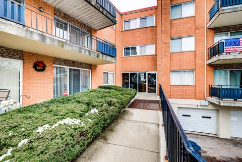 Tiny photo for 940 Holbrook Road #33B, Homewood, IL 60430 (MLS # 12591055)