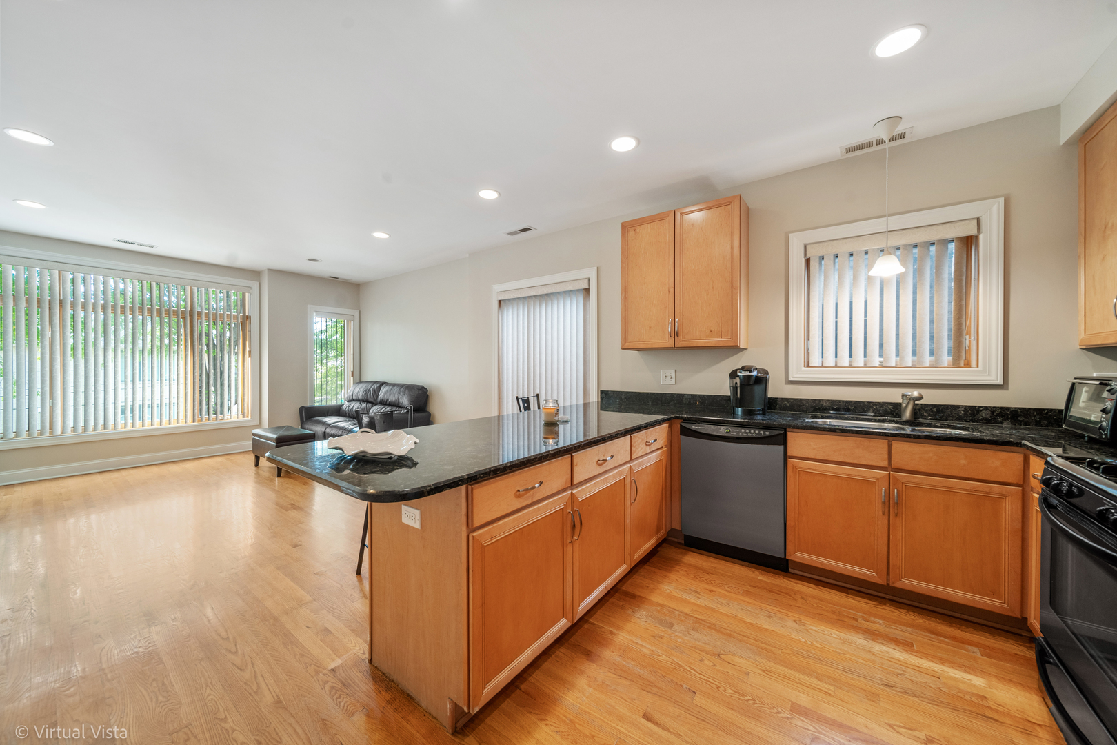 456 W 37th Place 2